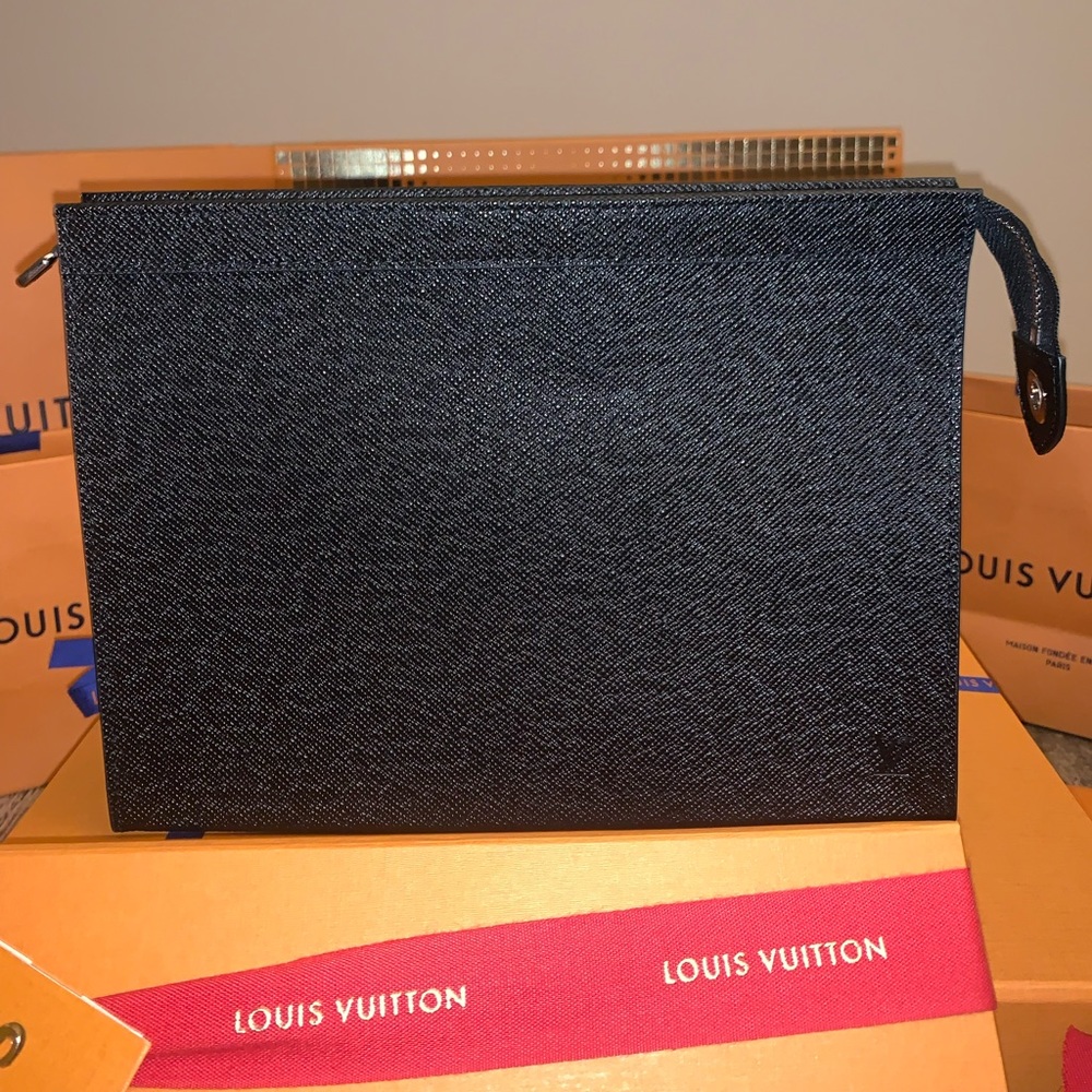 Louis Vuitton Pochette Voyage MM